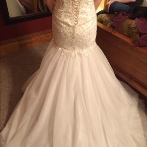 Wedding dress